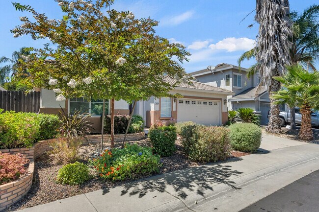 Building Photo - 9363 Willow Pond Cir