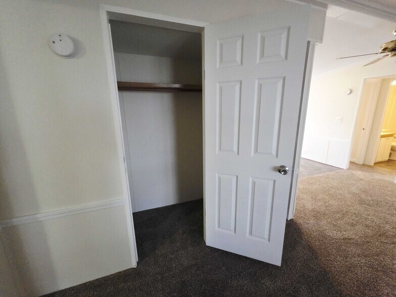 Building Photo - 3683 Pinoak St