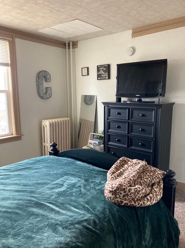 Building Photo - 3+ Bedroom / 2 Bath Single Family Home!