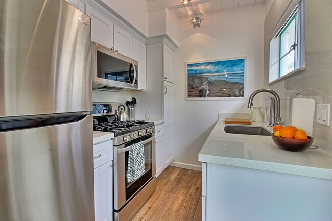 Building Photo - 1076S - Seaward Beach Modern Bungalows