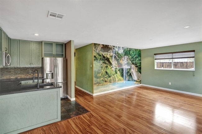 Building Photo - 7245 S Waterway Dr