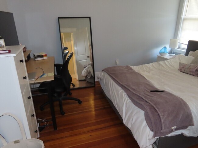 Building Photo - 247 Boston St