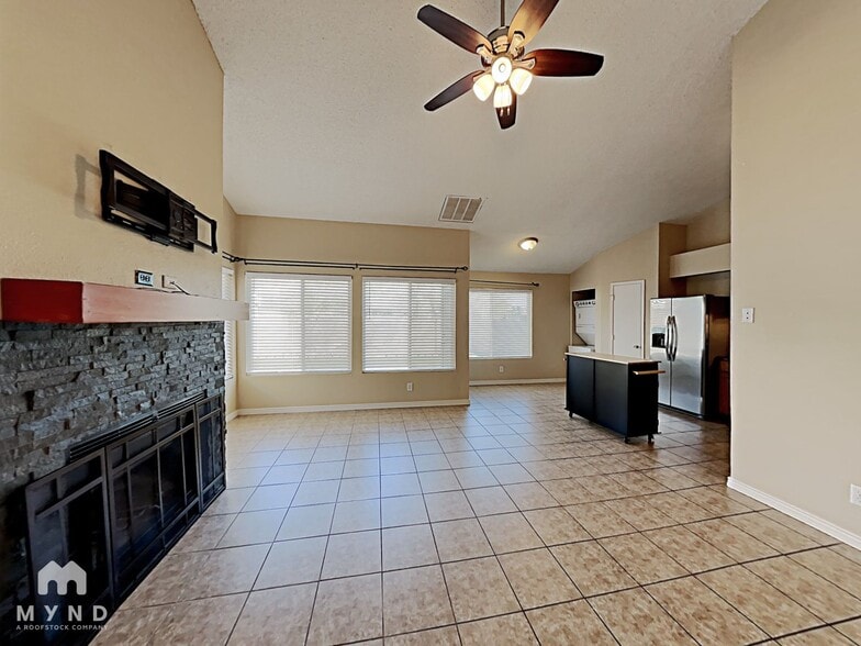 Building Photo - 3086 W Avenida Obregon