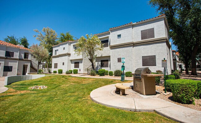Building Photo - 11375 E Sahuaro Dr
