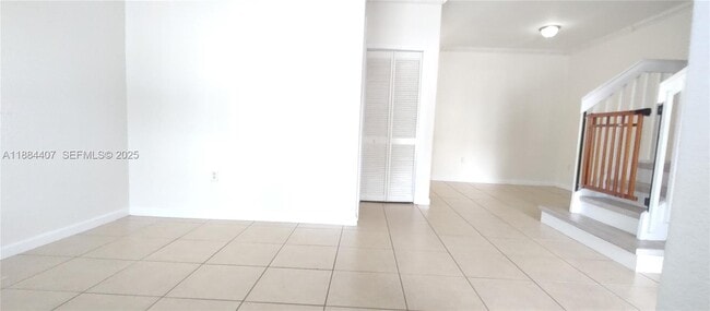 Building Photo - 2616 SE 14th Ave