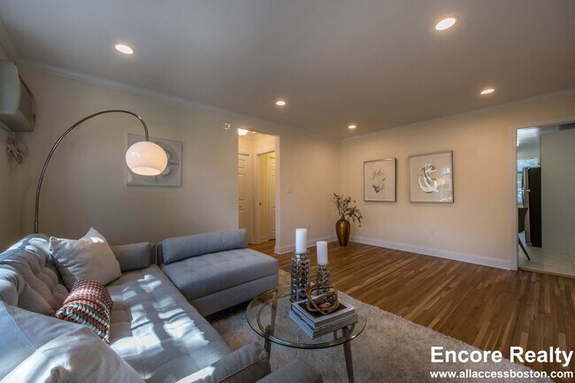 Building Photo - 70 St Paul St