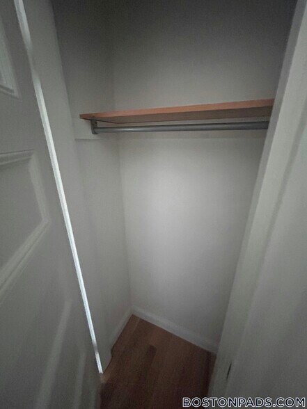 Building Photo - 1061 Beacon St