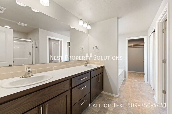 Building Photo - 4280 W Wood Ct