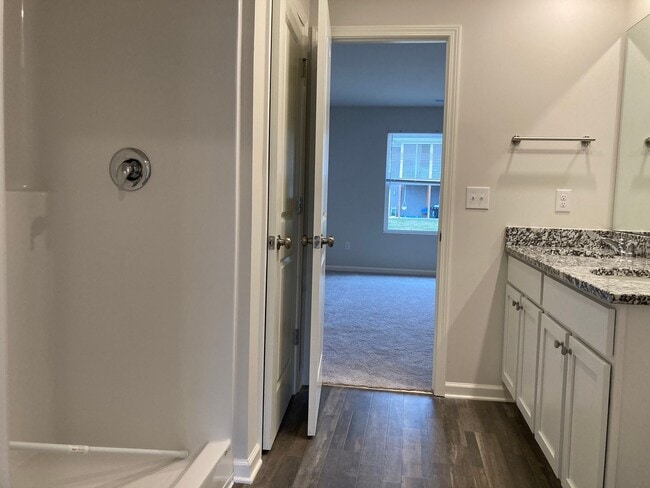 Building Photo - ** Apply TODAY ** Possibly Have Keys in Hand TOMORROW **