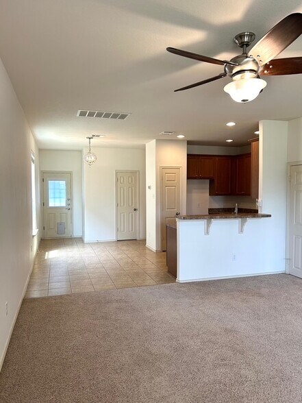 Building Photo - 1702 Sand Hills Dr