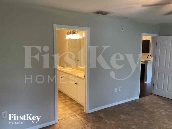 Building Photo - 3102 Lucaya Ave