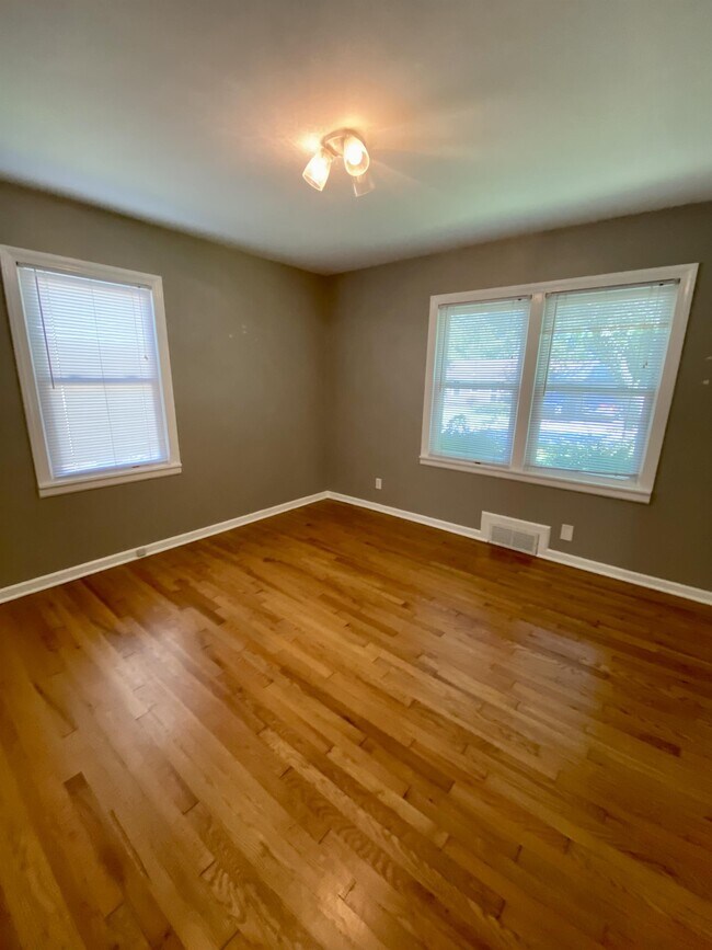 Building Photo - 6034 Juniper Dr