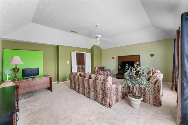 Building Photo - 1309 Edinboro Ln