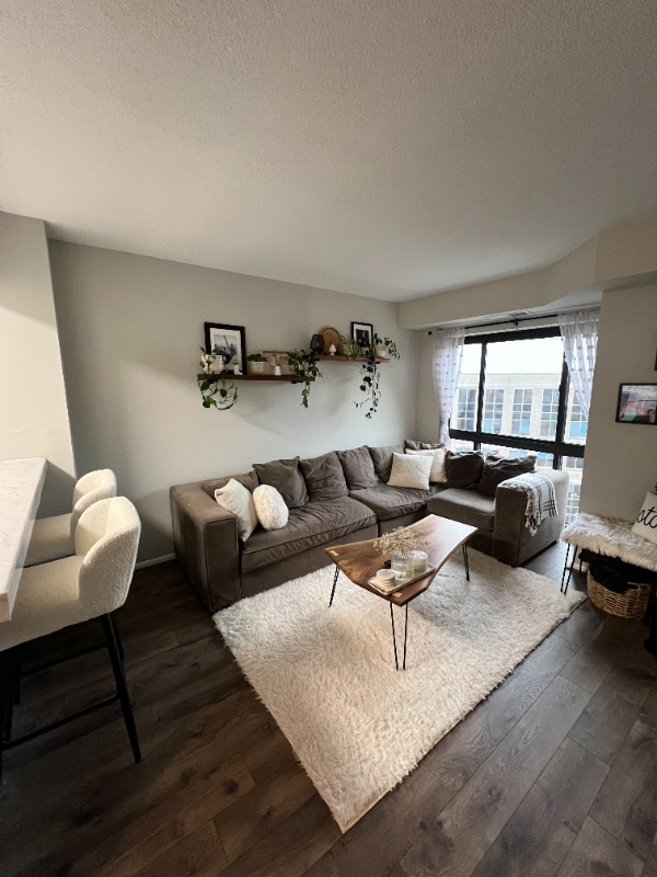 Building Photo - 900 N Stafford St