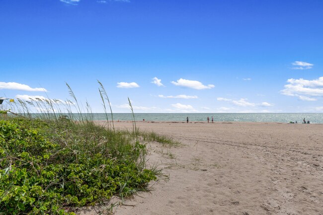 Building Photo - 700 SW Great Exuma Cove