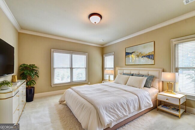 Building Photo - 8920 Doral Dr