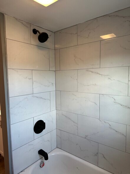 Building Photo - 629 Sheldon Ave