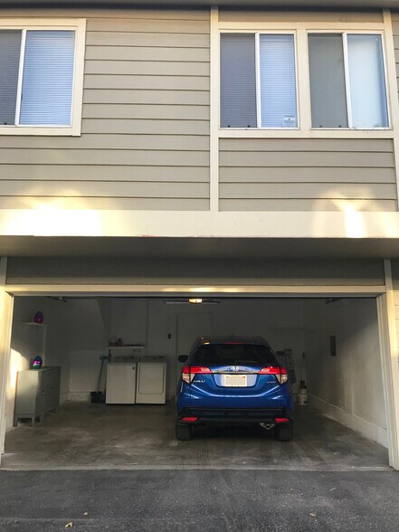 Building Photo - 11377 Osborne Pl