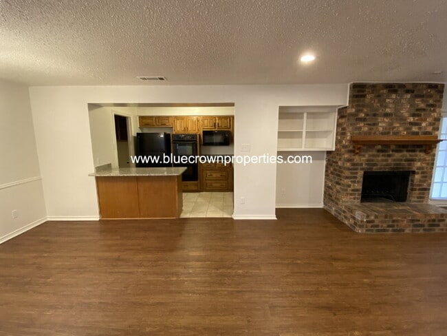 Building Photo - 139 Wildwood Dr