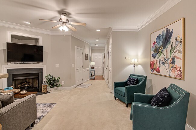 Building Photo - Fully Furnished 3BR/2.5BA Townhome – Private Community – Available 12/5