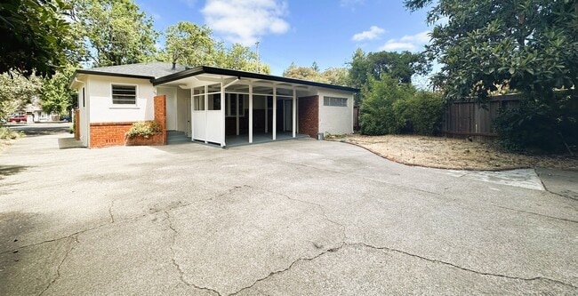 Building Photo - 1218 Spencer Ave