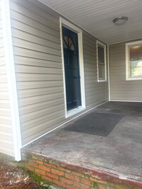 Building Photo - 3 bd 1 bth remodeled norfolk