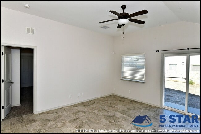 Building Photo - 14945 Tierra Escape Ave