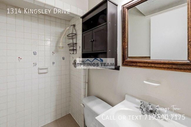 Building Photo - 1314 N Kingsley Dr