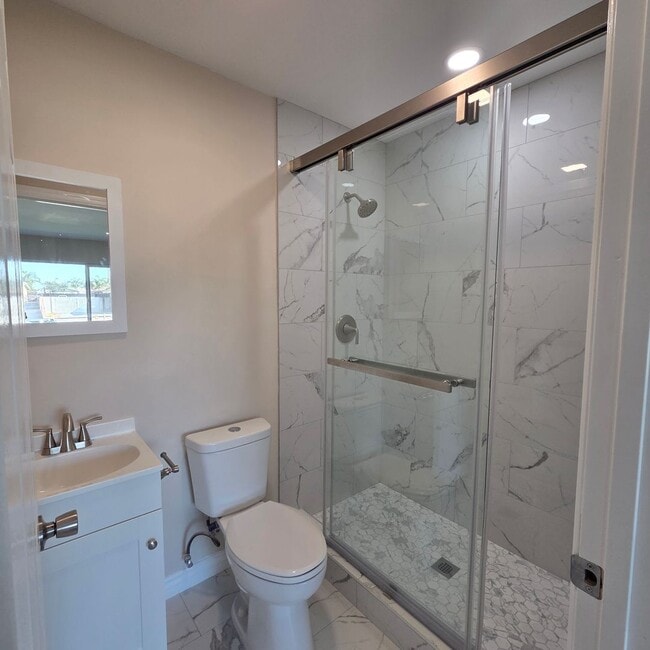 Building Photo - 5546 Sulphur Dr