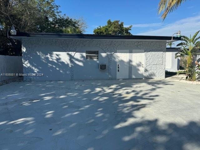 Building Photo - 624 NW 15th Ave