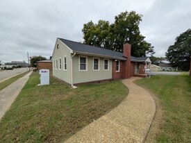 Building Photo - 206 N 2nd Ave