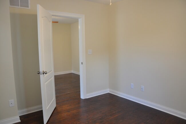 Building Photo - Sea Hero - Pre-Leasing for Fall Semester 2026