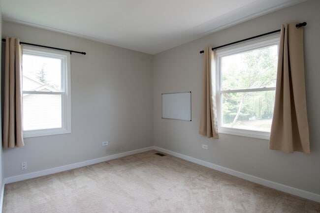 Building Photo - 24243 Graver Ln