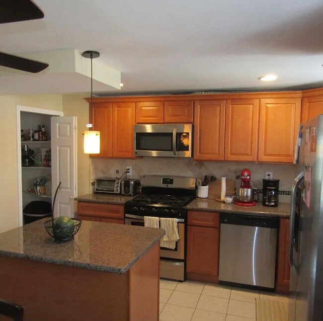 Building Photo - 4434 Marple St