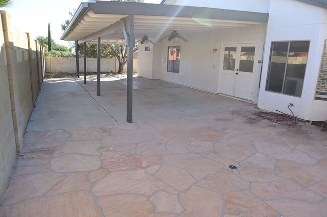 Building Photo - A Home You Have To See To Believe!!!