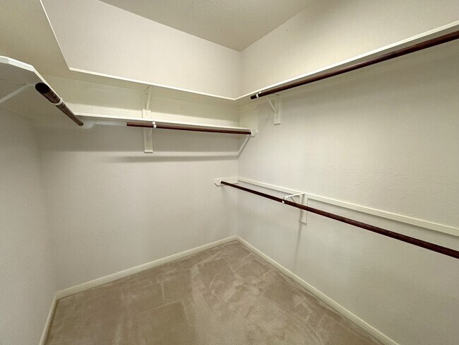 Building Photo - 19538 Piney Lake Dr