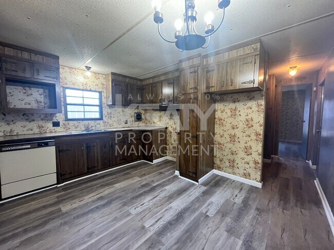 Building Photo - 2 Bedroom, 2 Bathroom Rental NOW Available!