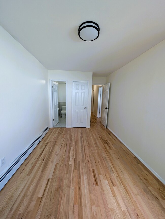 Building Photo - 45 E 51st St