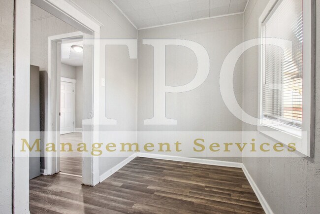 Building Photo - Beautiful, Updated Historic Home in KCMO