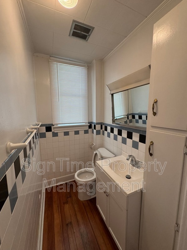 Building Photo - 864 Mulberry Ave