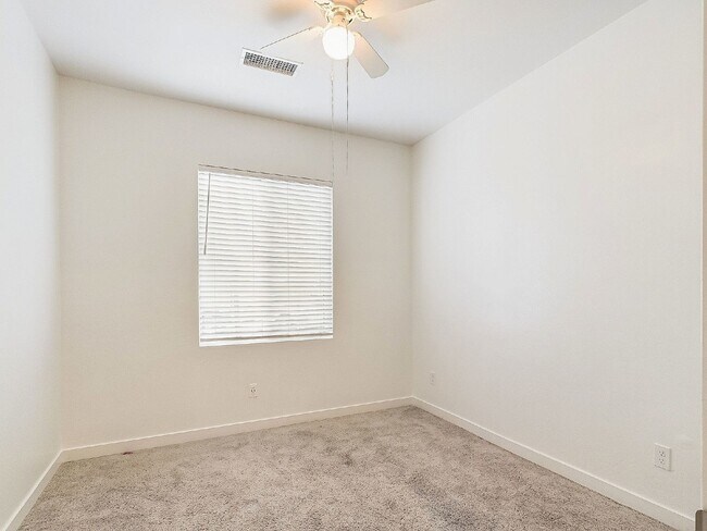 Building Photo - A luxe home in the heart of Chandler