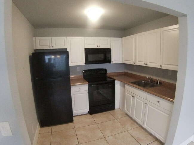 Building Photo - 258 Normandy F