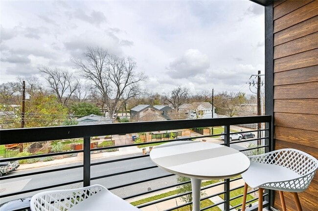 Building Photo - 3101 Govalle Ave