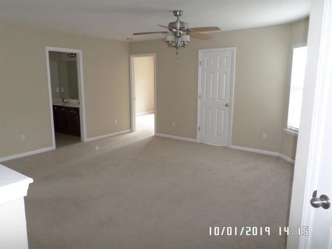 Building Photo - 11807 Templeton Rd