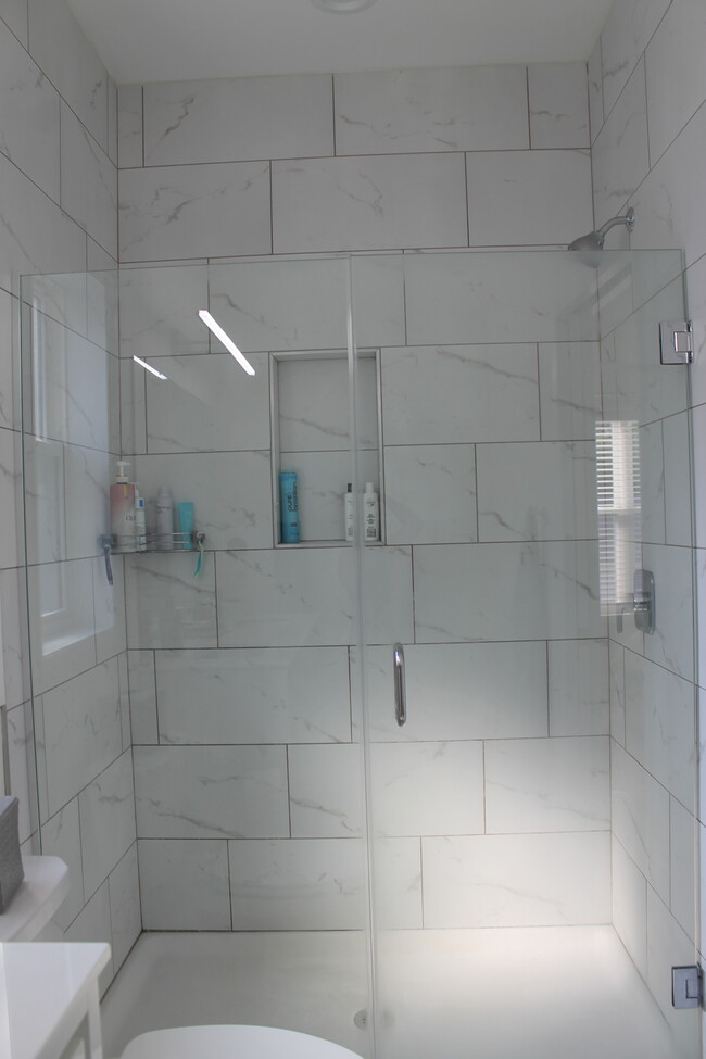 Building Photo - 1889 W 54th St