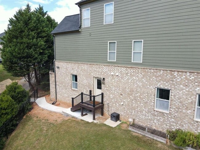 Building Photo - 2184 Skye Isles Pass SE