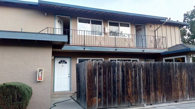 Building Photo - 2 Bed and 1 Bath San Jose - Closed to Cupertino Downtown and Schools