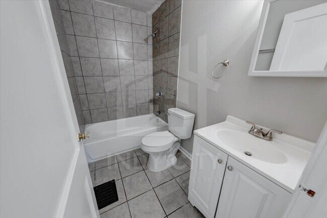 Building Photo - 3539 Prospect St