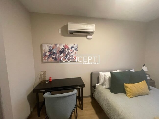 Building Photo - 525 Lincoln St