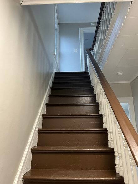 Building Photo - 133 W Van Buren St